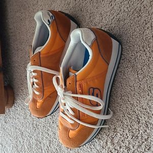 Sketchers active tennis shoes